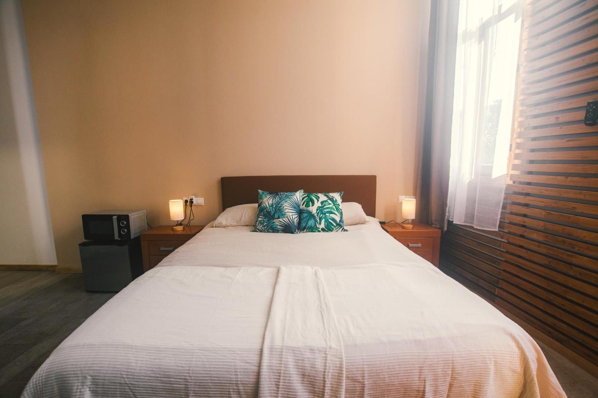 Banana Beach Patacona Rooms 阿尔博拉亚 外观 照片