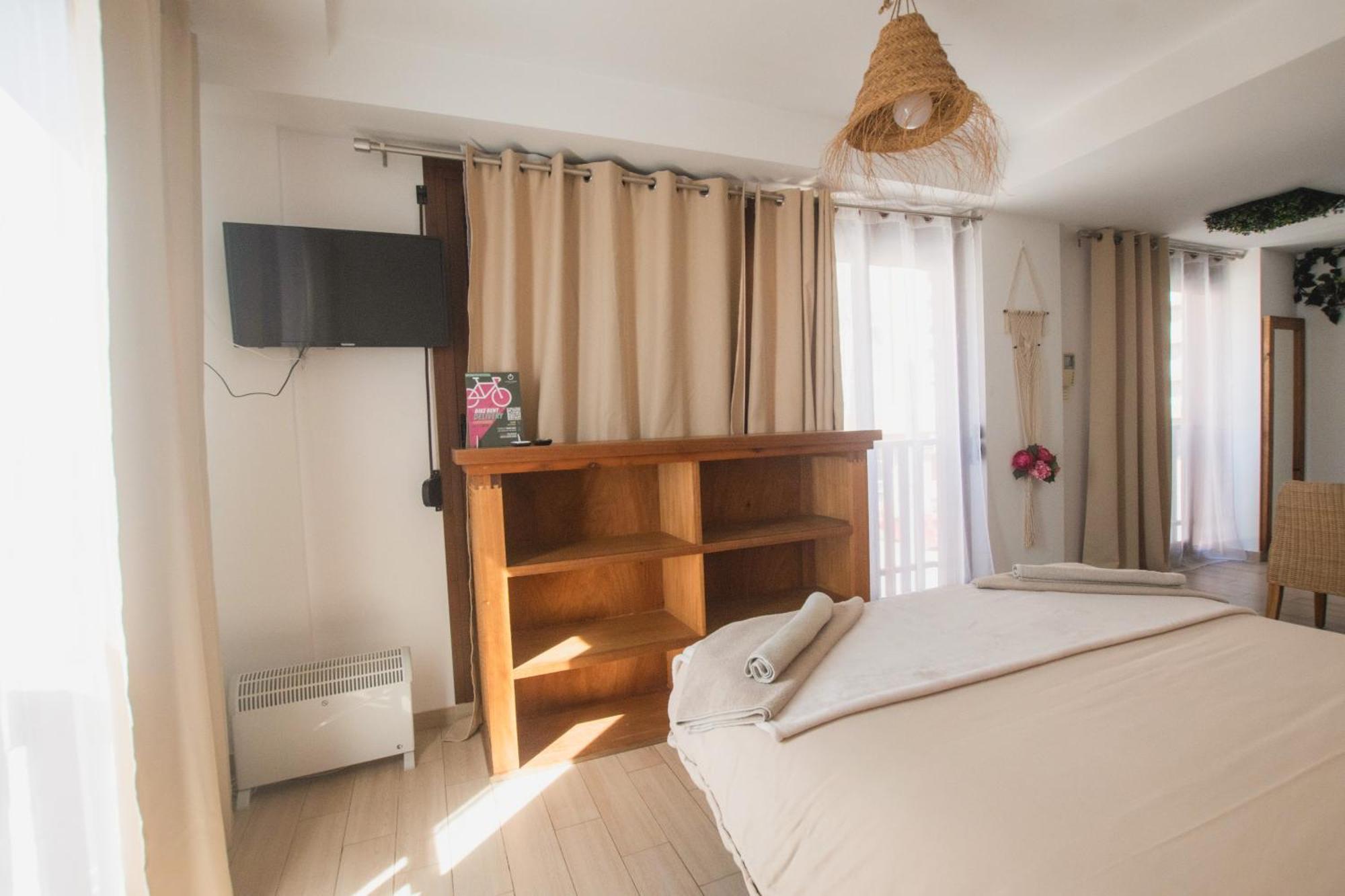 Banana Beach Patacona Rooms 阿尔博拉亚 外观 照片