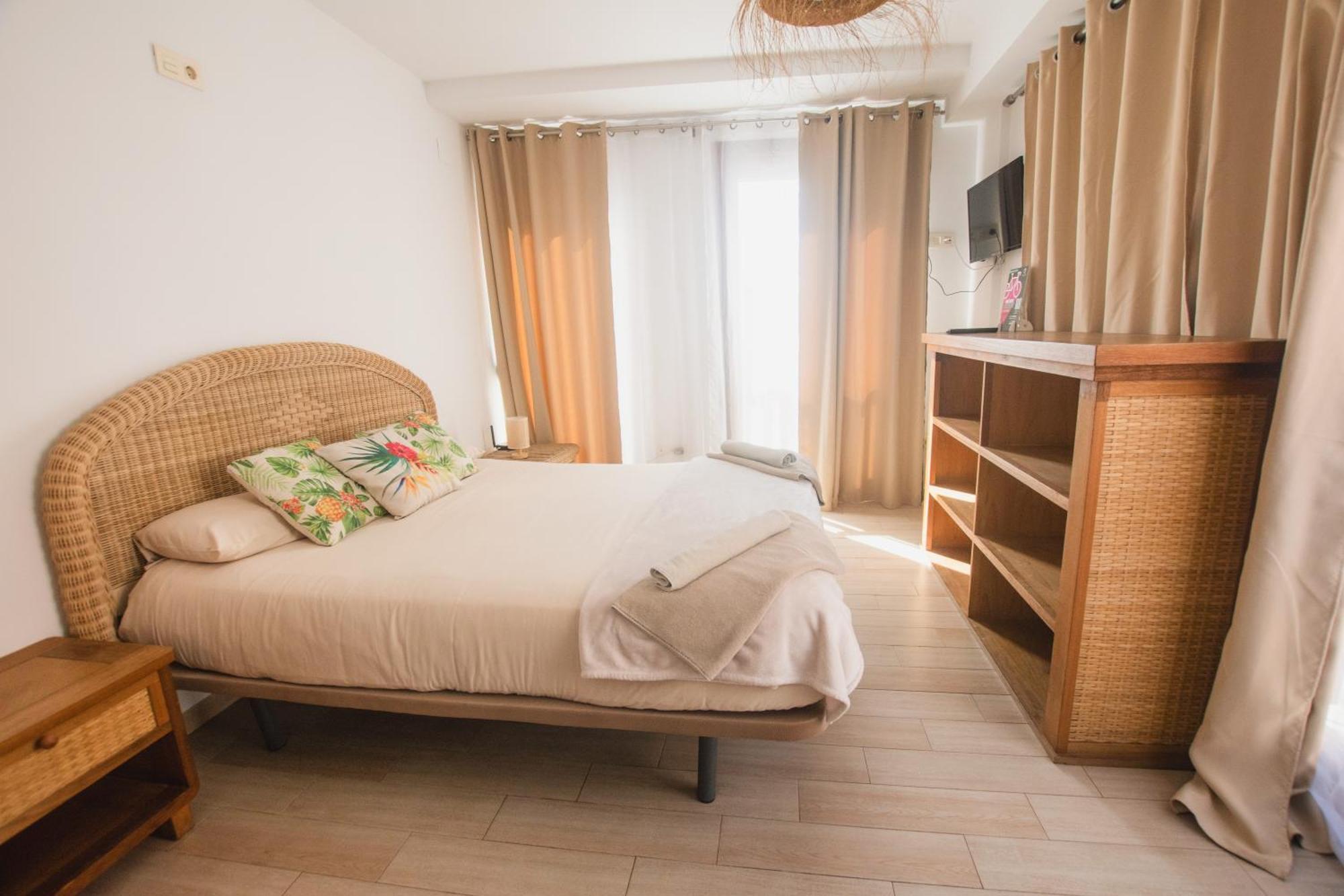 Banana Beach Patacona Rooms 阿尔博拉亚 外观 照片